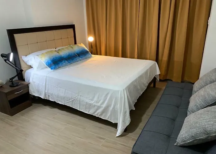 アパートホテル 2 Br's Sundance セブ市